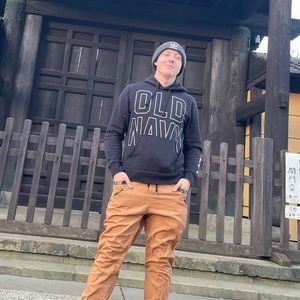 Meet your Posher, Adam